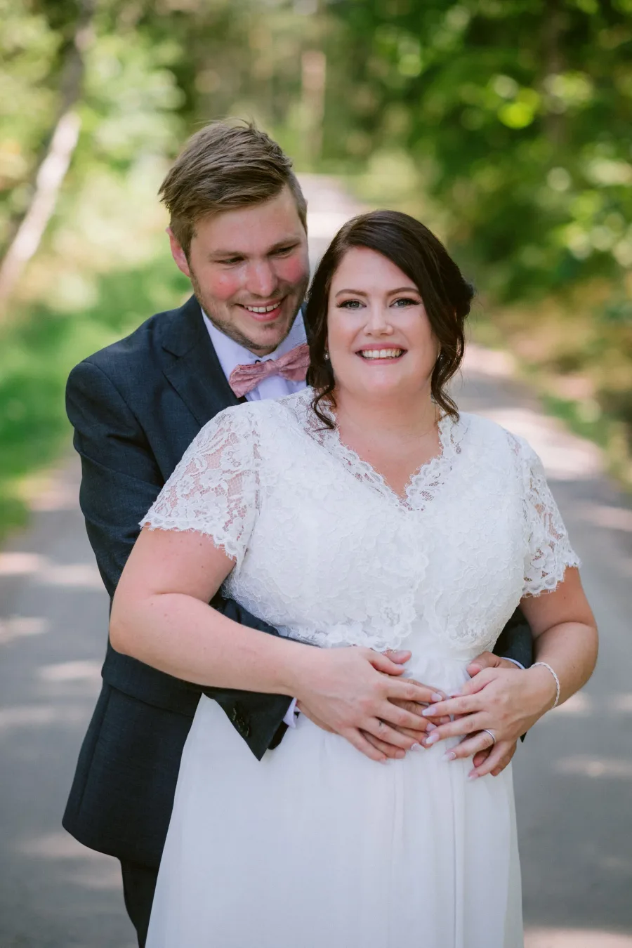 Brudpar under sitt bröllop i Oxelösund