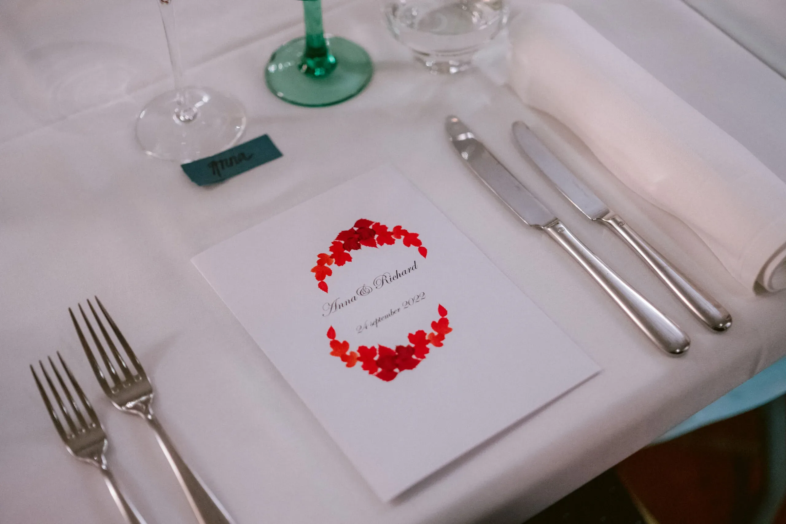 Anna & Richard under sitt borgliga bröllop på Nyköpingshus bild 16