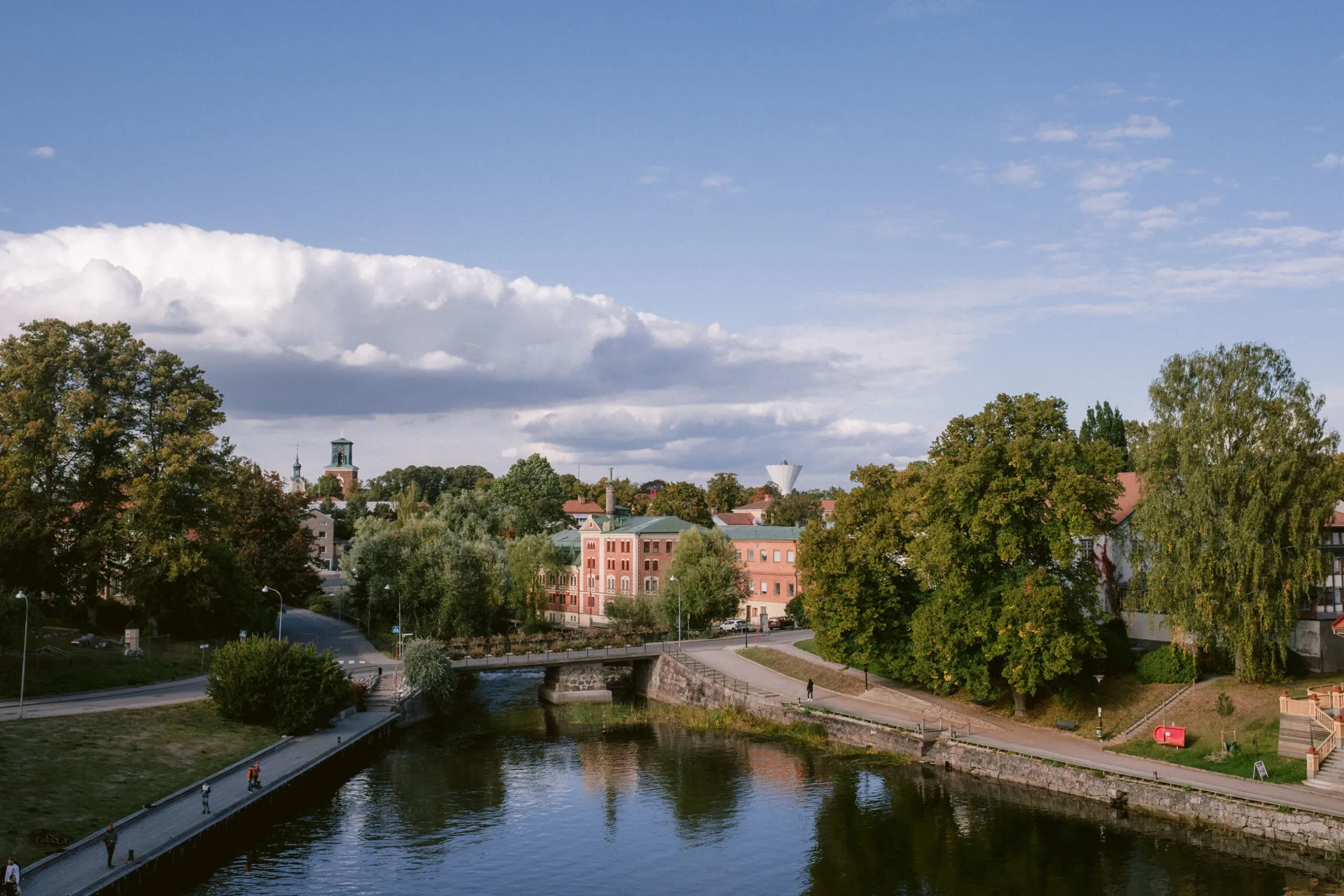 Anna & Richard under sitt borgliga bröllop på Nyköpingshus bild 17