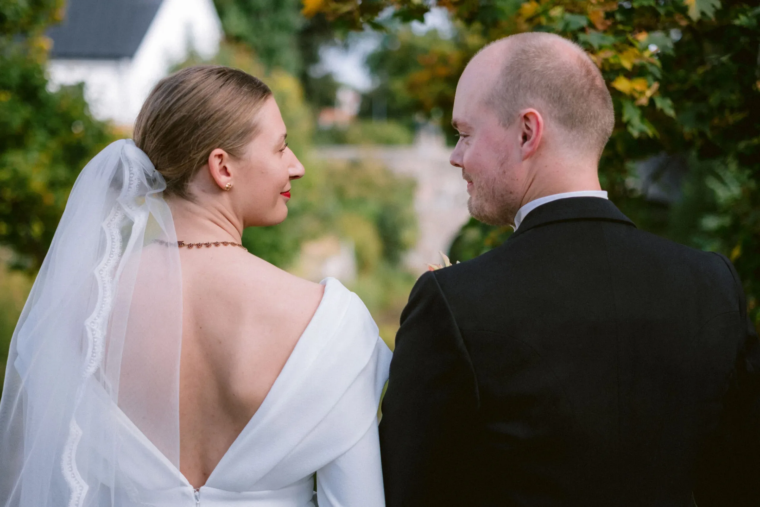 Anna & Richard under sitt borgliga bröllop på Nyköpingshus bild 8