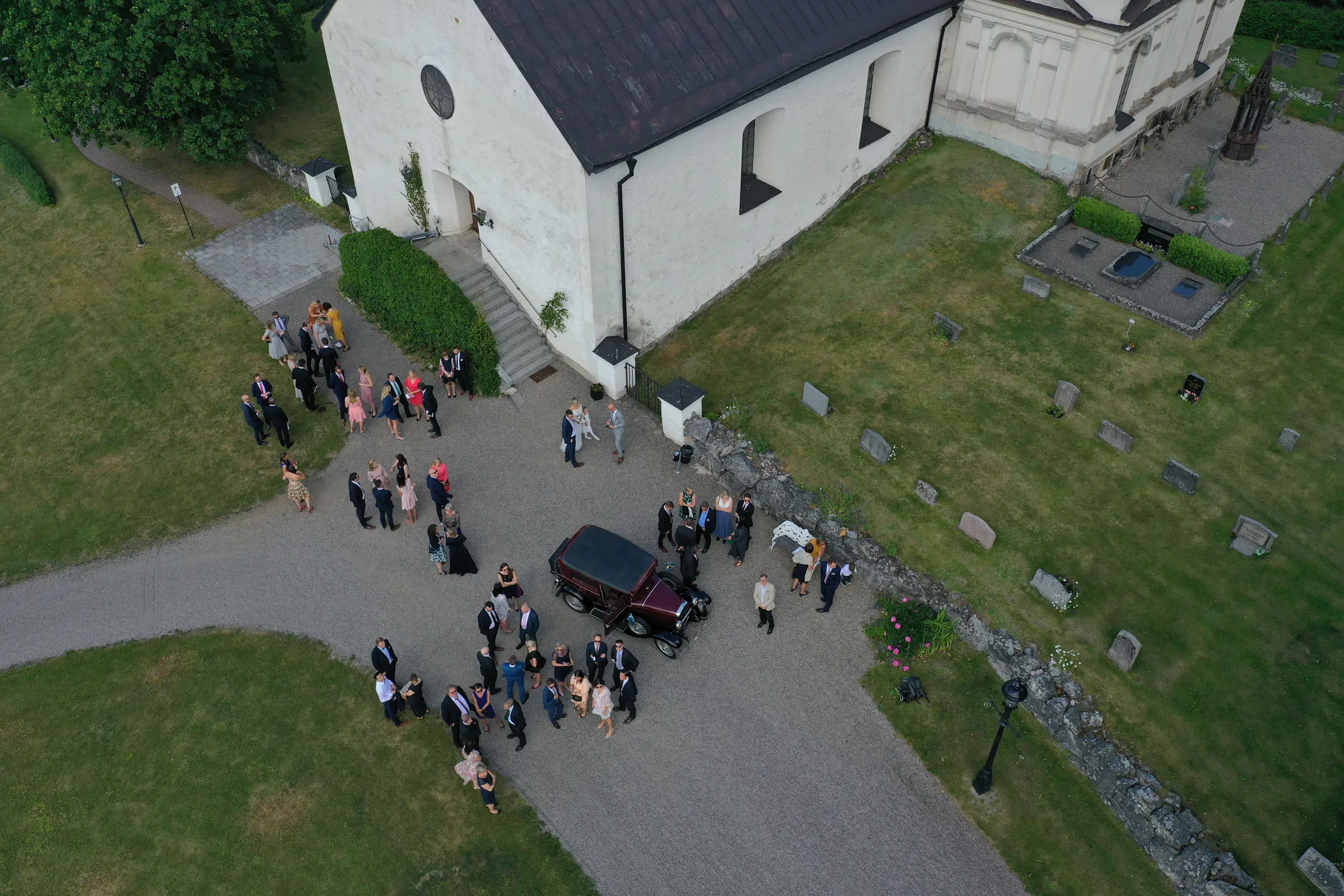 Anna & Per under sitt bröllop i Husby-Oppunda kyrka och vid Rosenhanska Magasinet bild 14