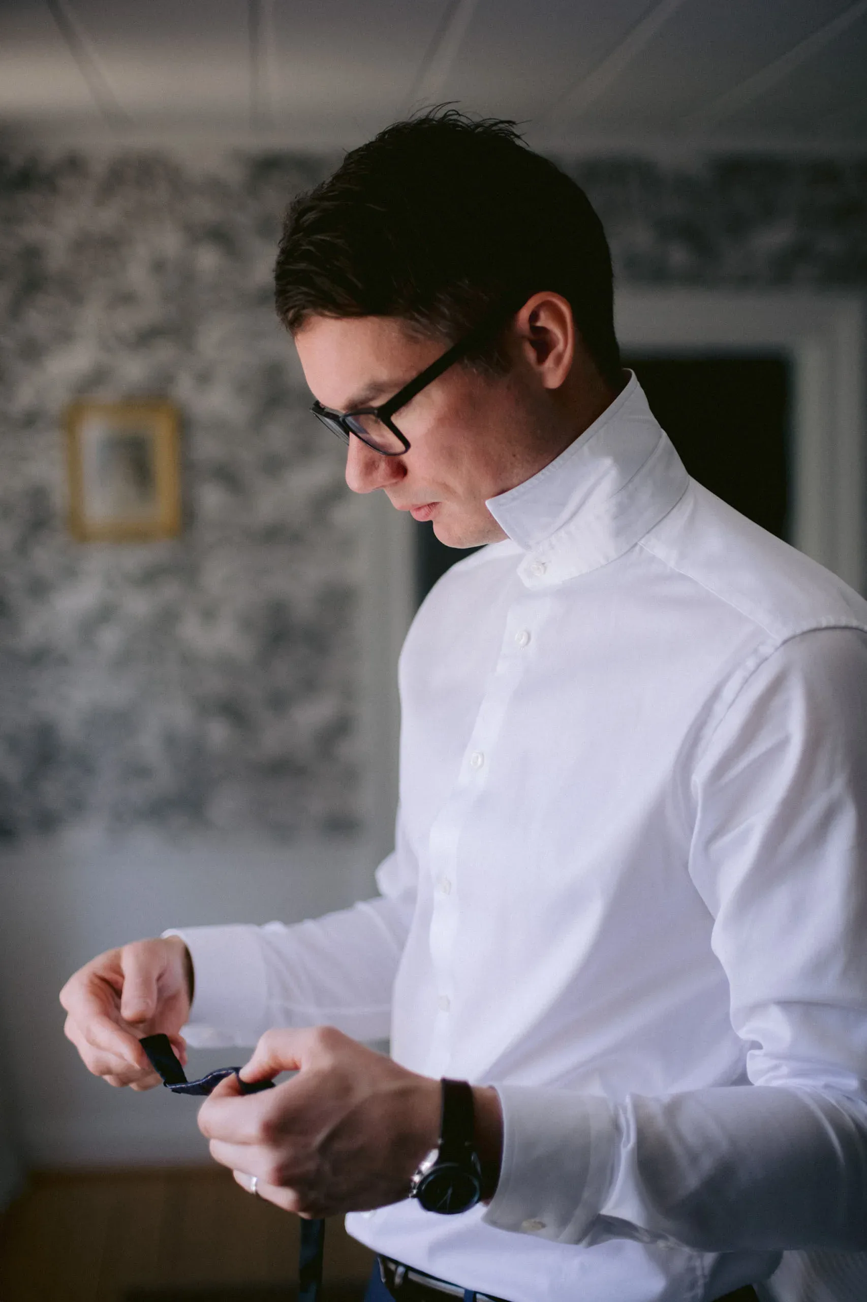 Anna & Per under sitt bröllop i Husby-Oppunda kyrka och vid Rosenhanska Magasinet bild 5