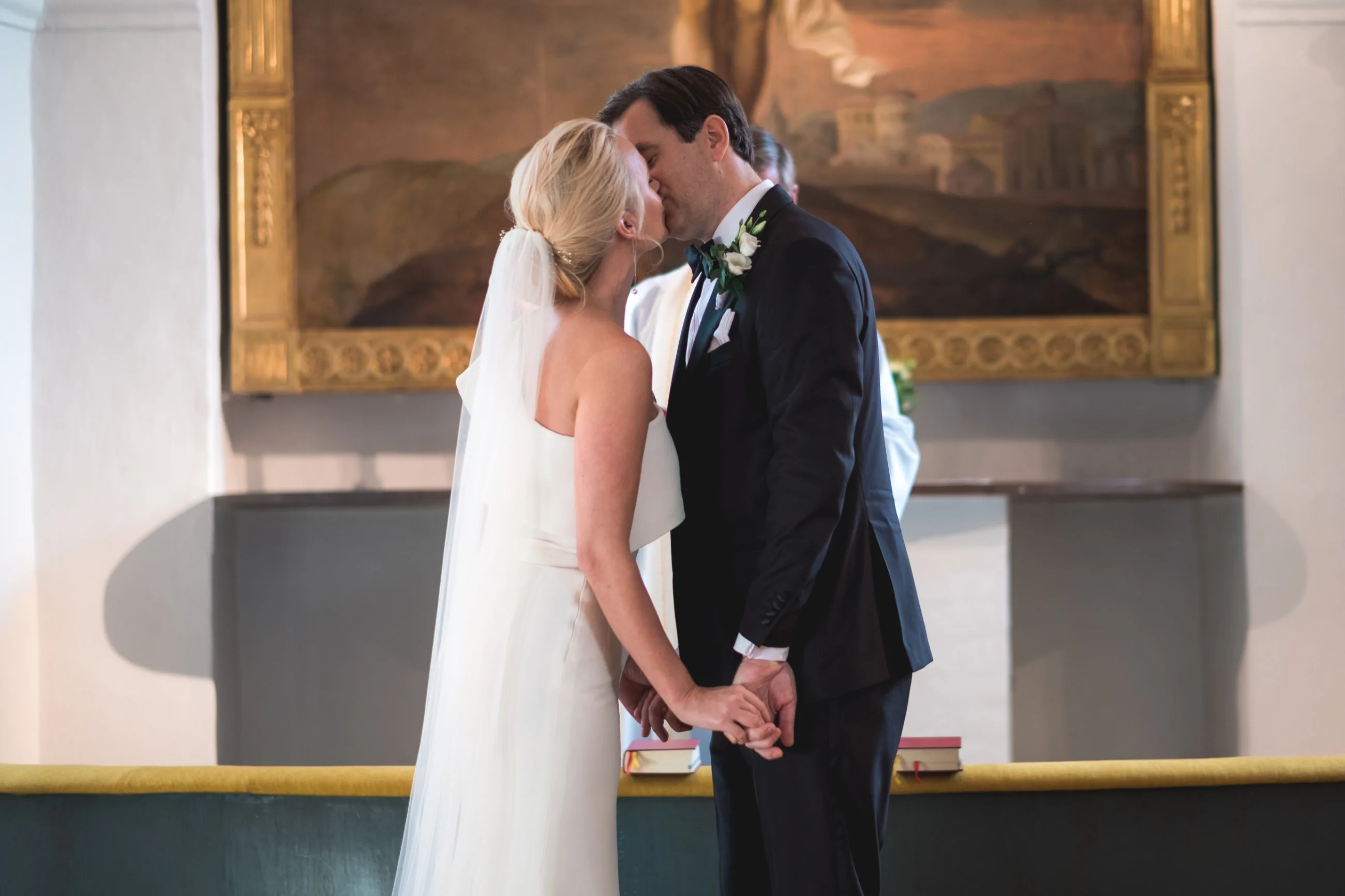 Caroline & Erik under sin bröllopsdag bild 5