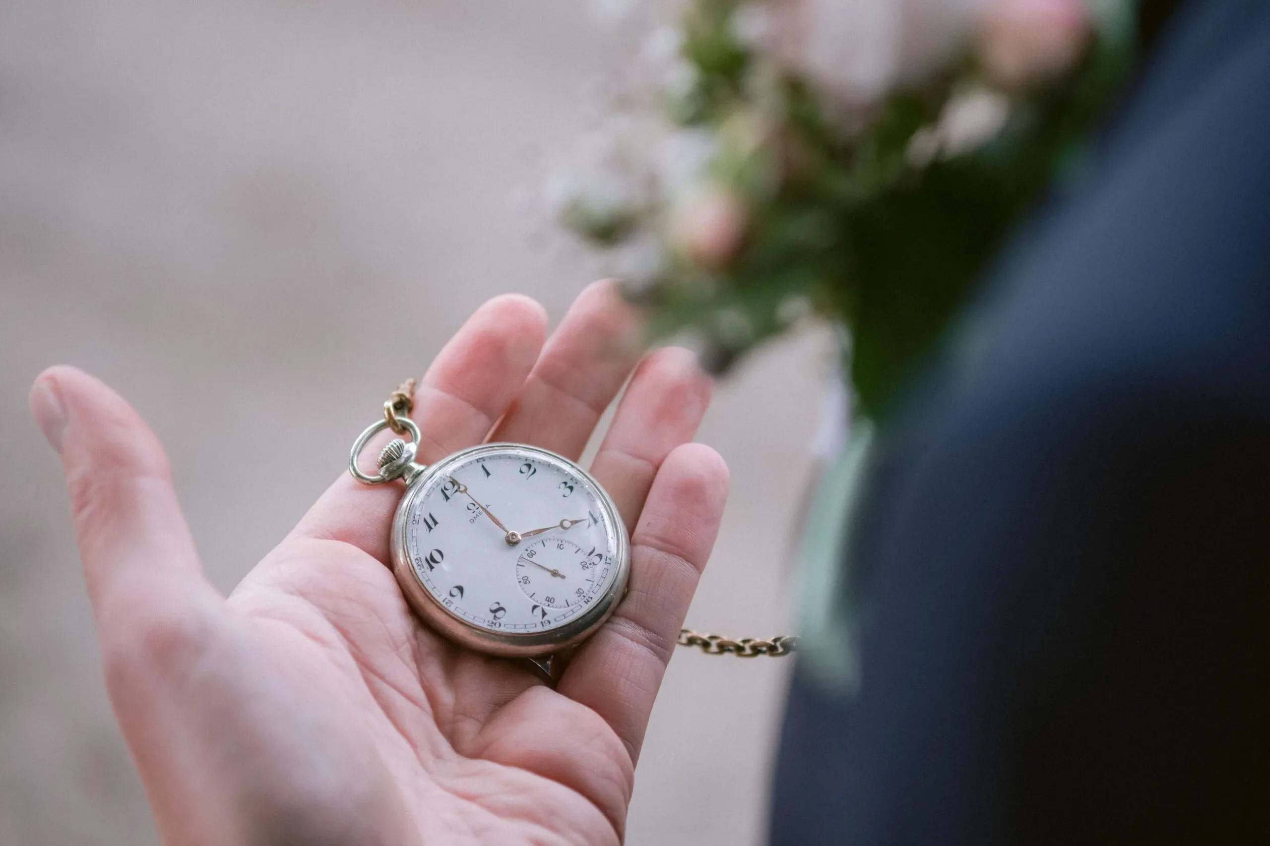 Elin & David under sitt sommarbröllop i Södermanland bild 16