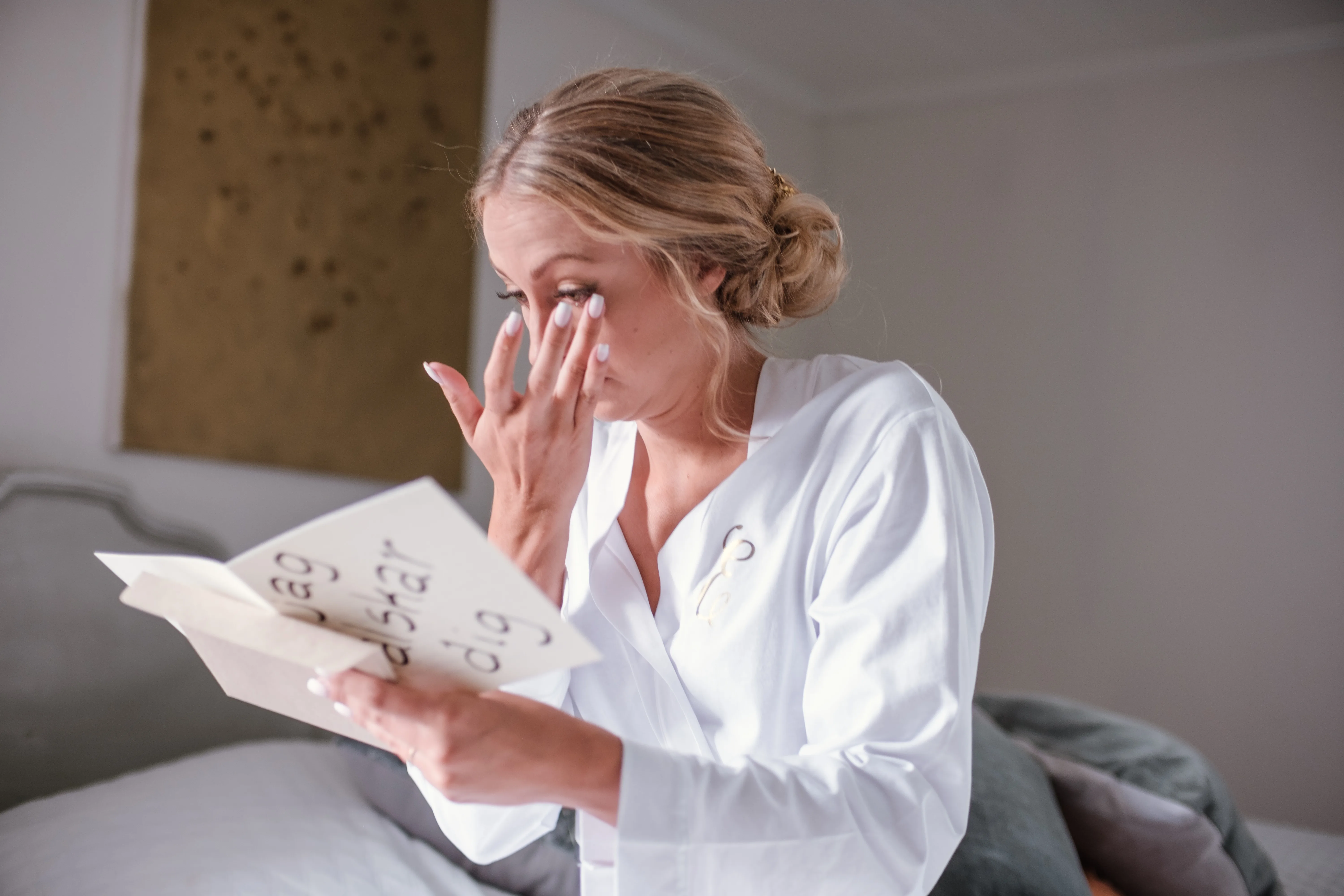 Elin & Viktor under sitt sommarbröllop i Svärta kyrka och på Åboö bild 1