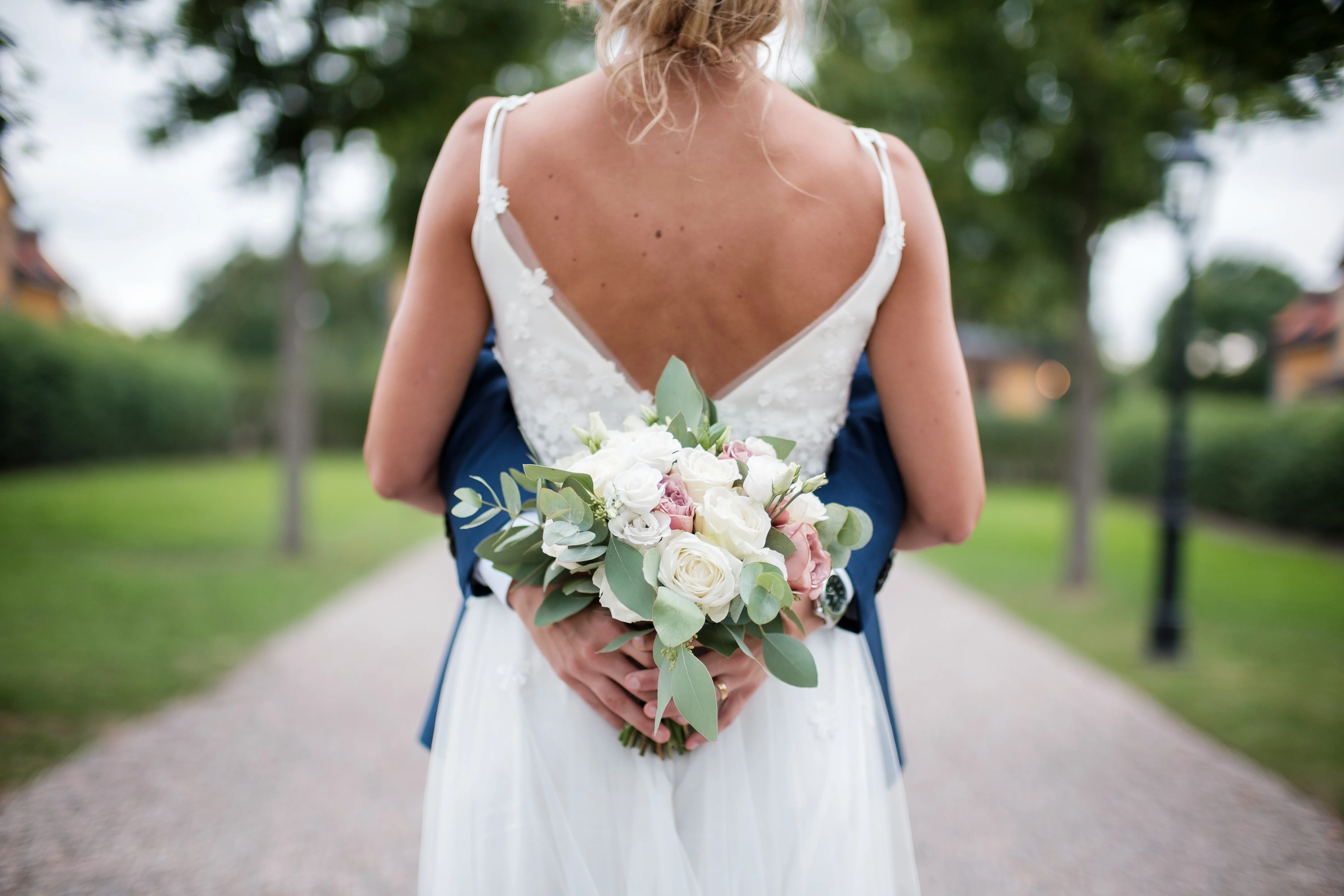 Elin & Viktor under sitt sommarbröllop i Svärta kyrka och på Åboö bild 15