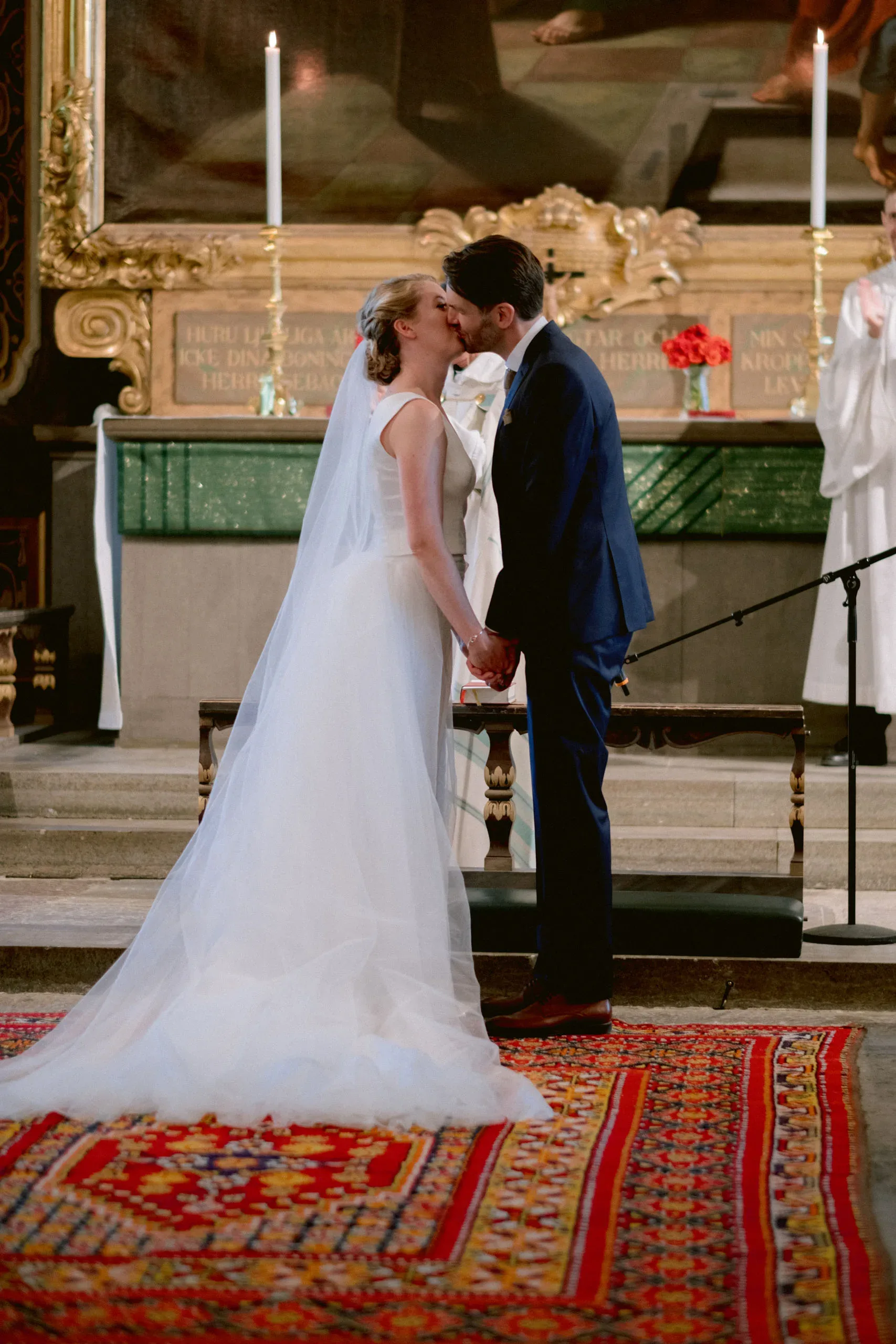 Emelie & Magnus under sitt bröllop i Nyköping bild 24