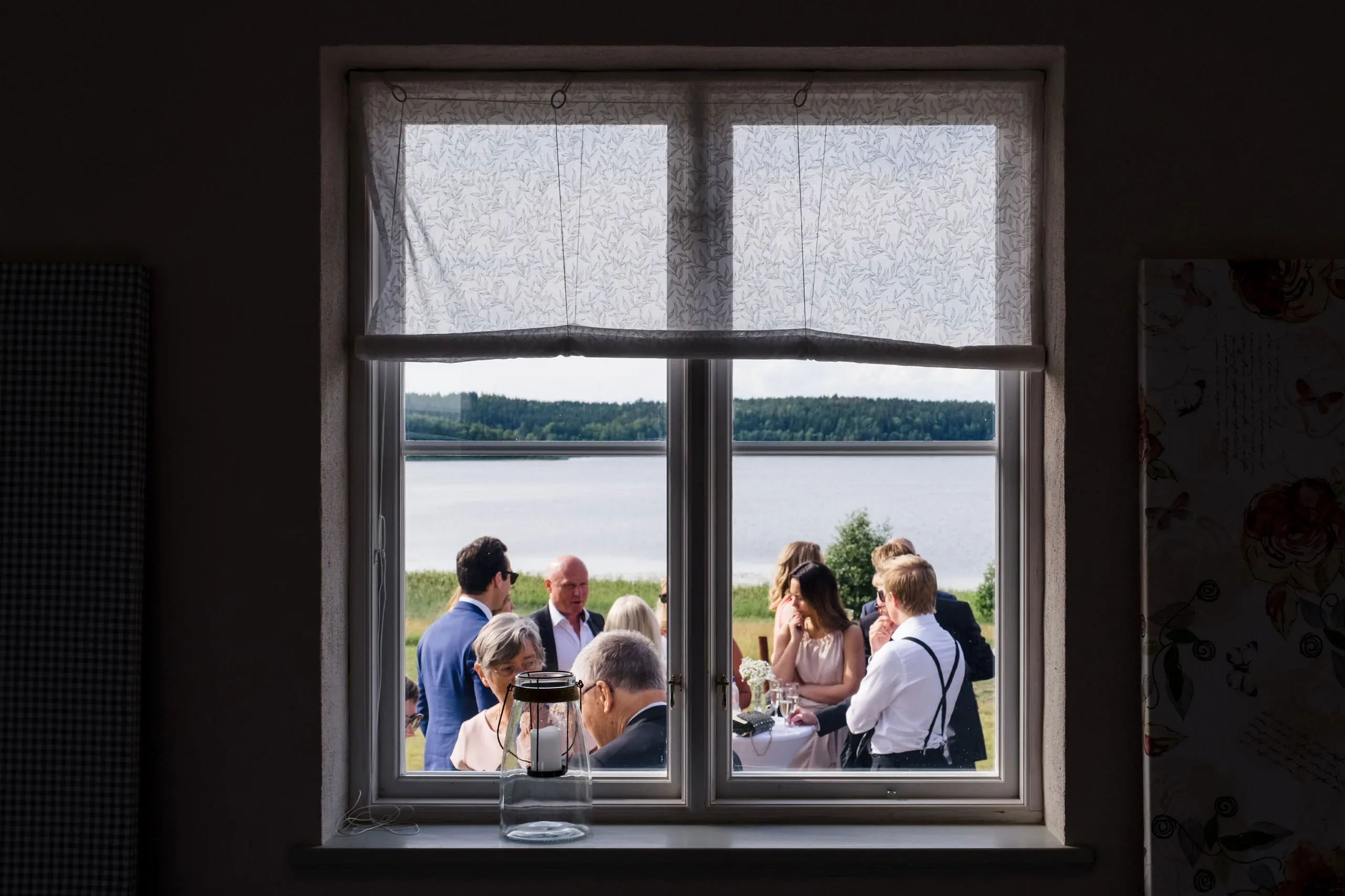 Emelie & Magnus under sitt bröllop i Nyköping bild 31