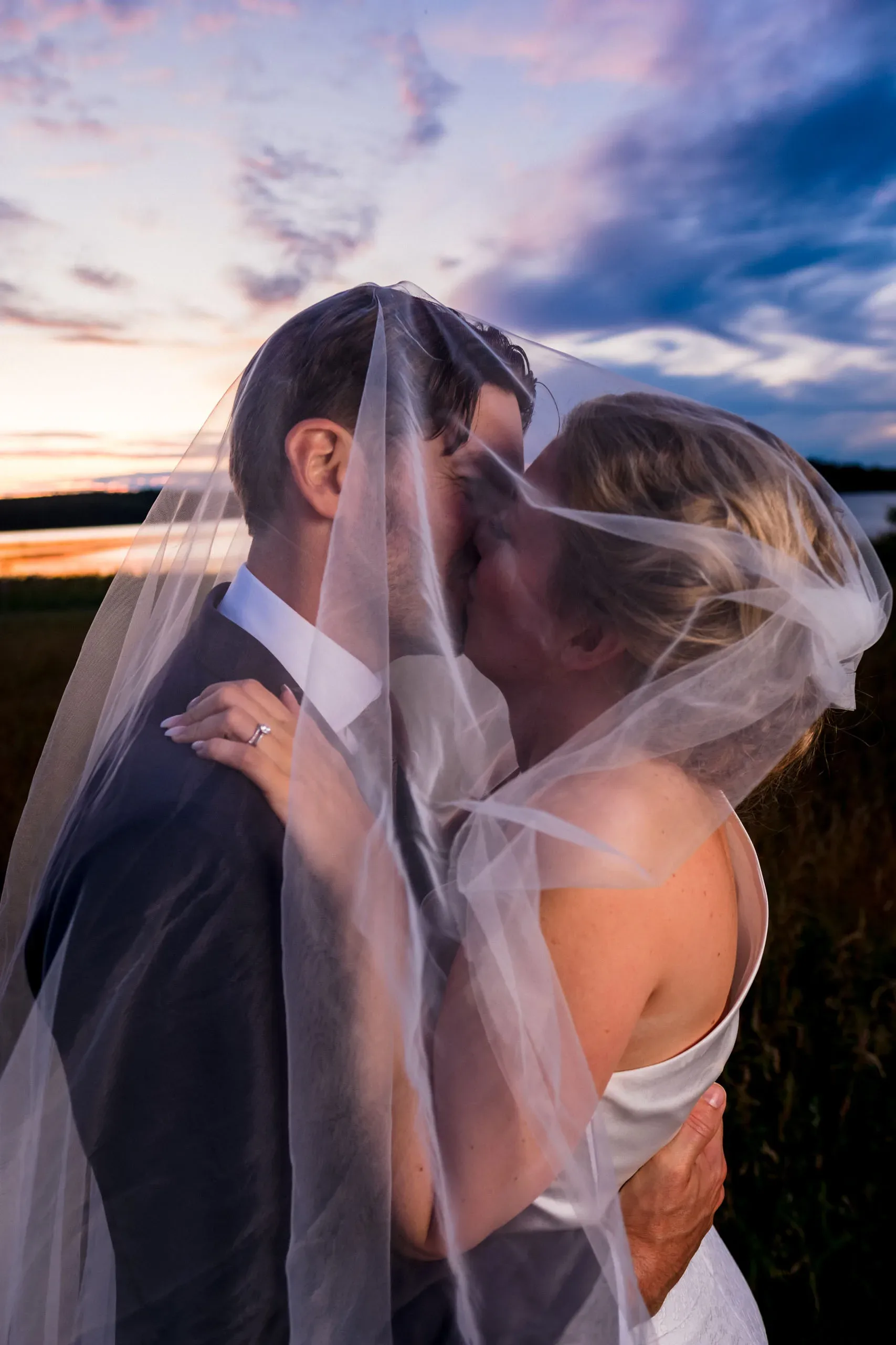 Emelie & Magnus under sitt bröllop i Nyköping bild 40