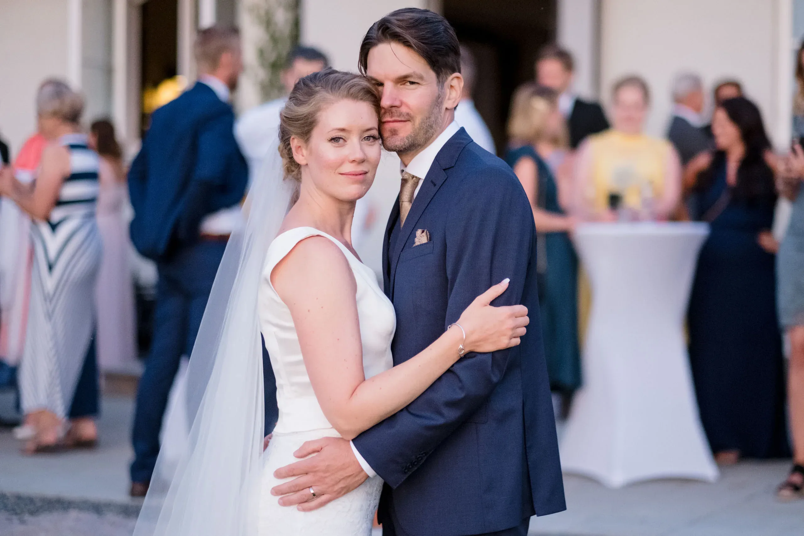 Emelie & Magnus under sitt bröllop i Nyköping bild 41