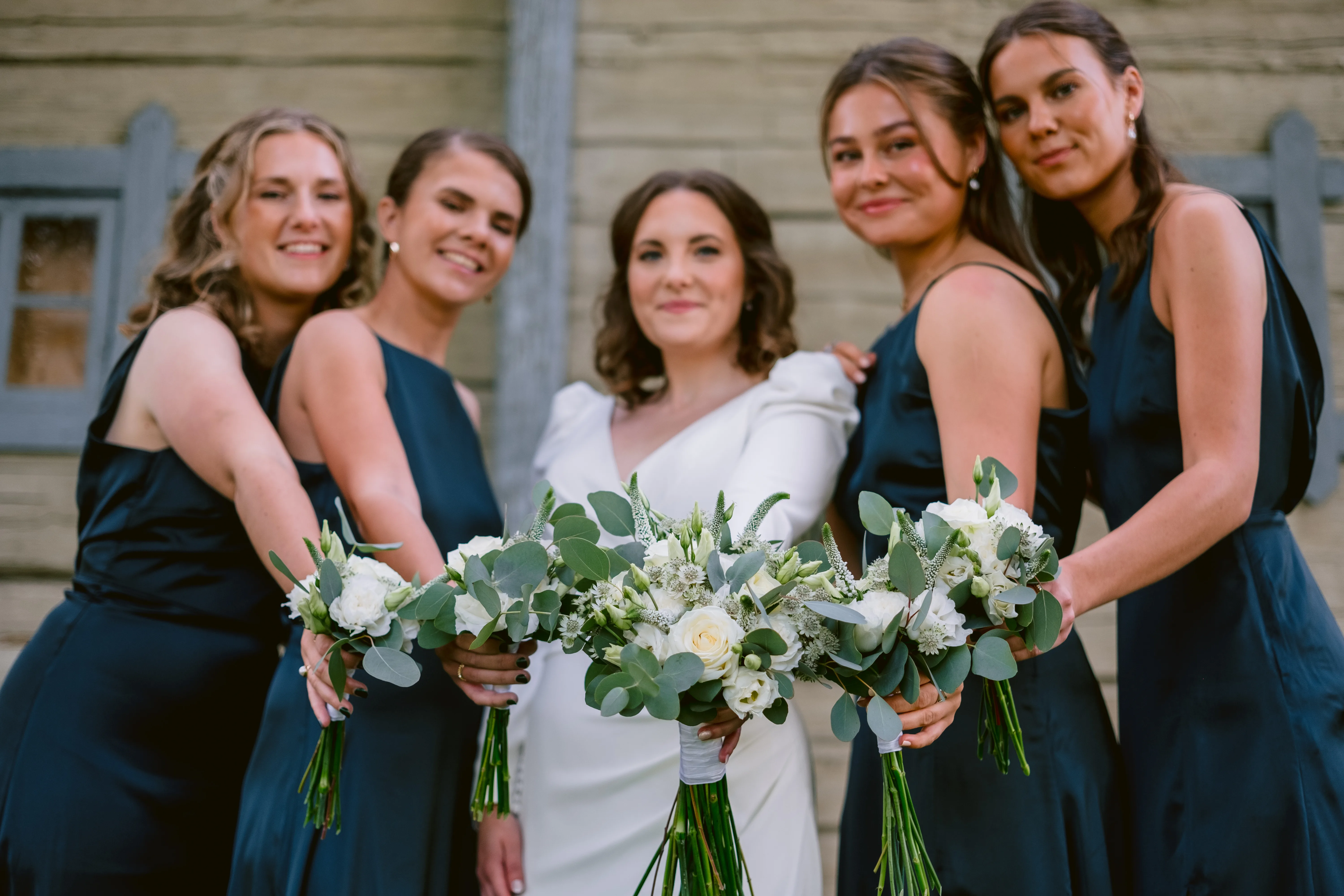 Jessica & Daniel under sitt bröllop på Rosenhanska Magasinet utanför Nyköping bild 12