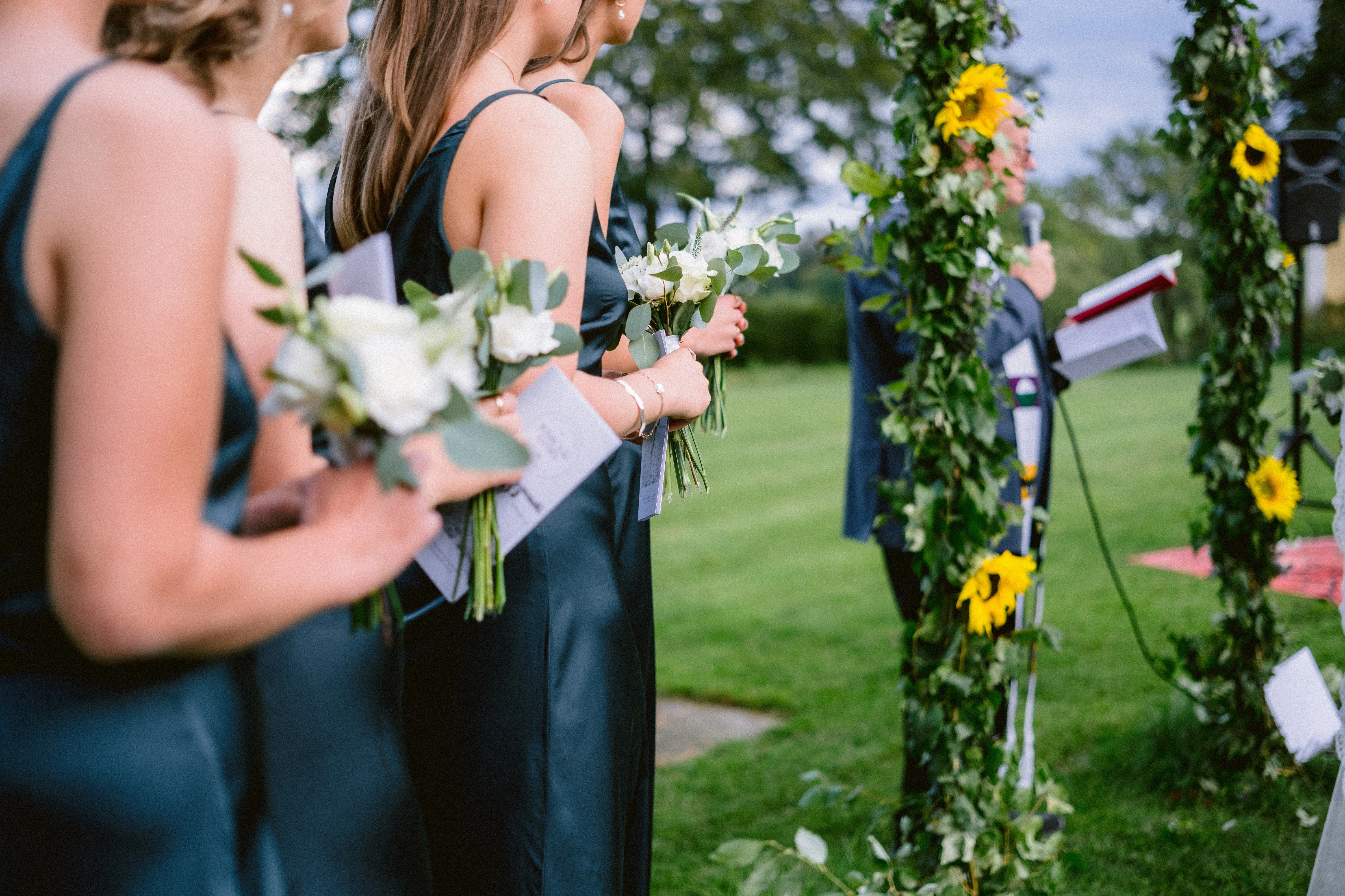 Jessica & Daniel under sitt bröllop på Rosenhanska Magasinet utanför Nyköping bild 32
