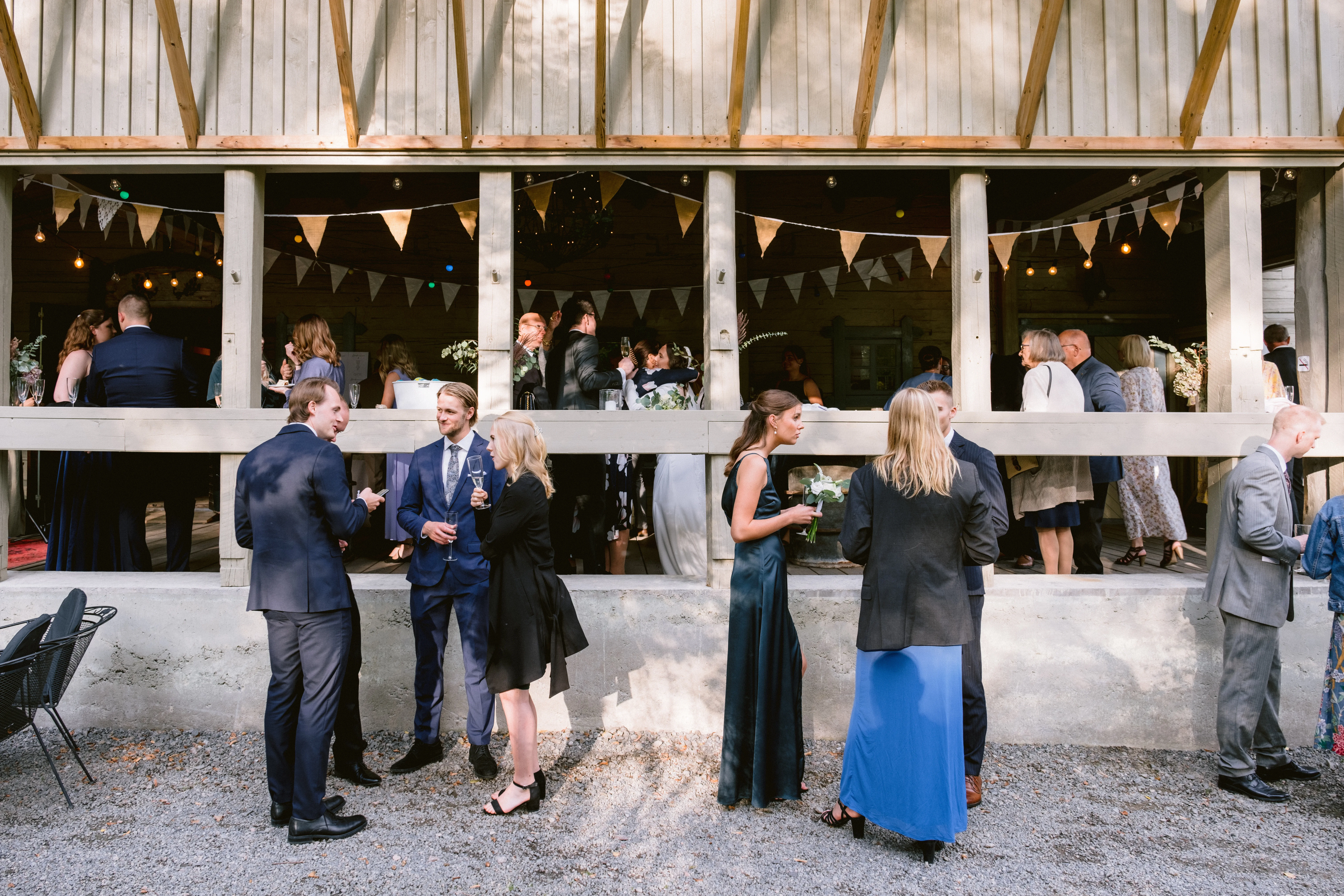 Jessica & Daniel under sitt bröllop på Rosenhanska Magasinet utanför Nyköping bild 43