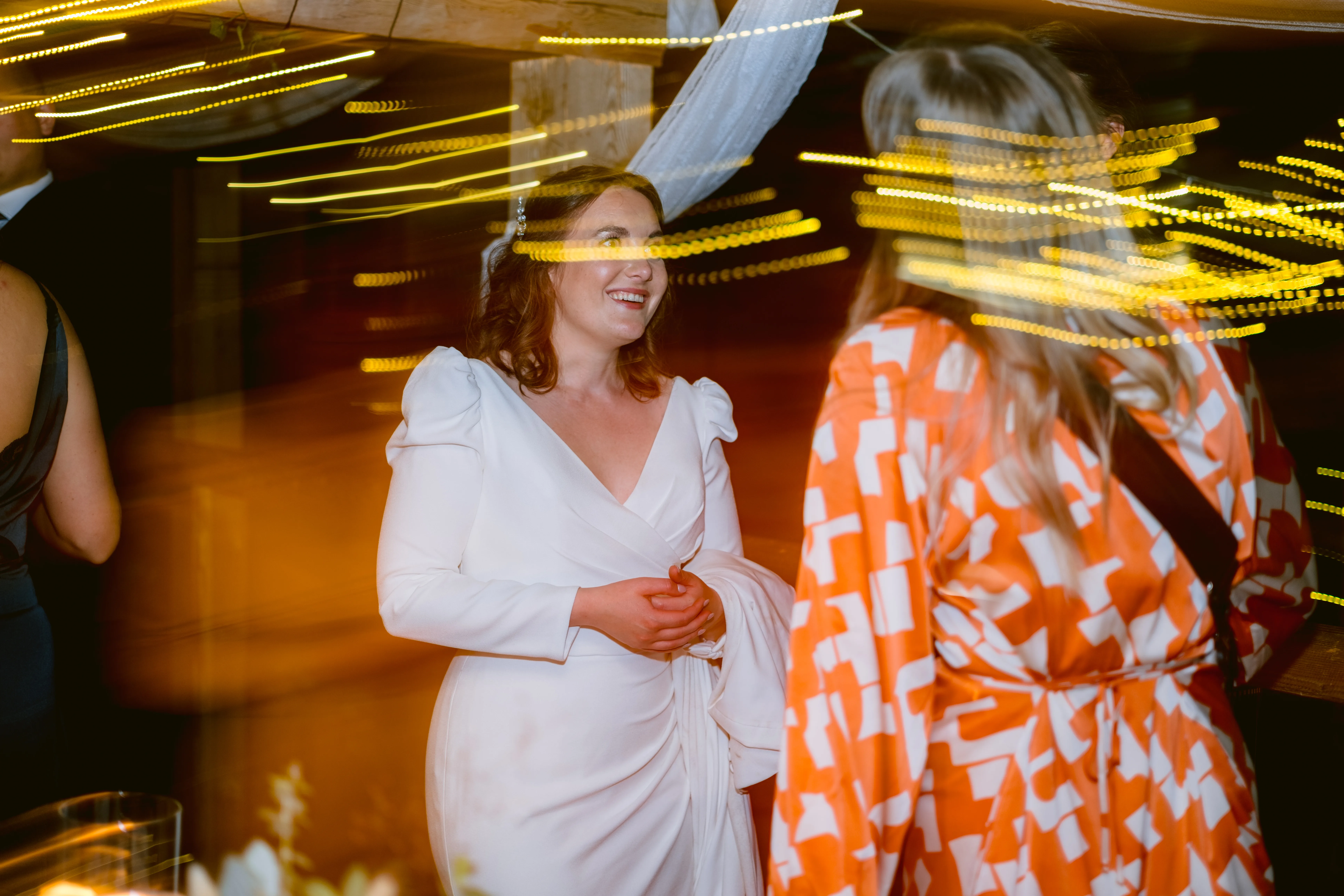 Jessica & Daniel under sitt bröllop på Rosenhanska Magasinet utanför Nyköping bild 49