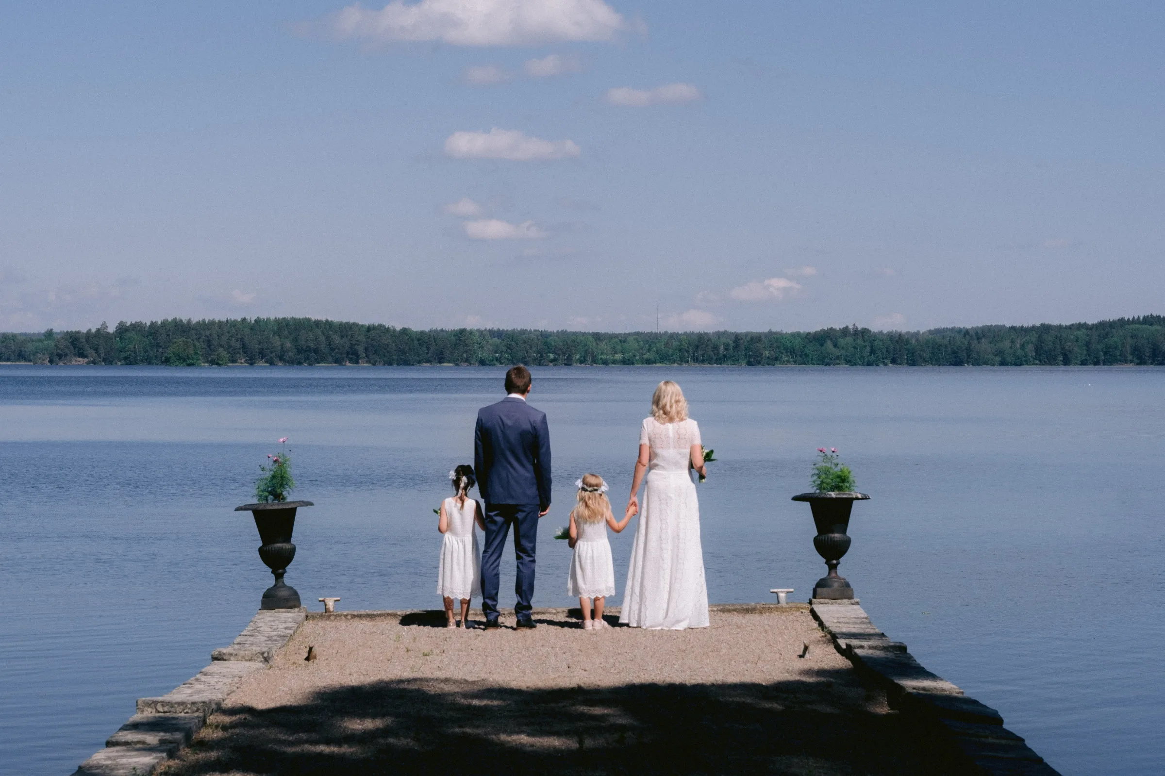 Karoline & Mats under sin bröllopsdag bild 1