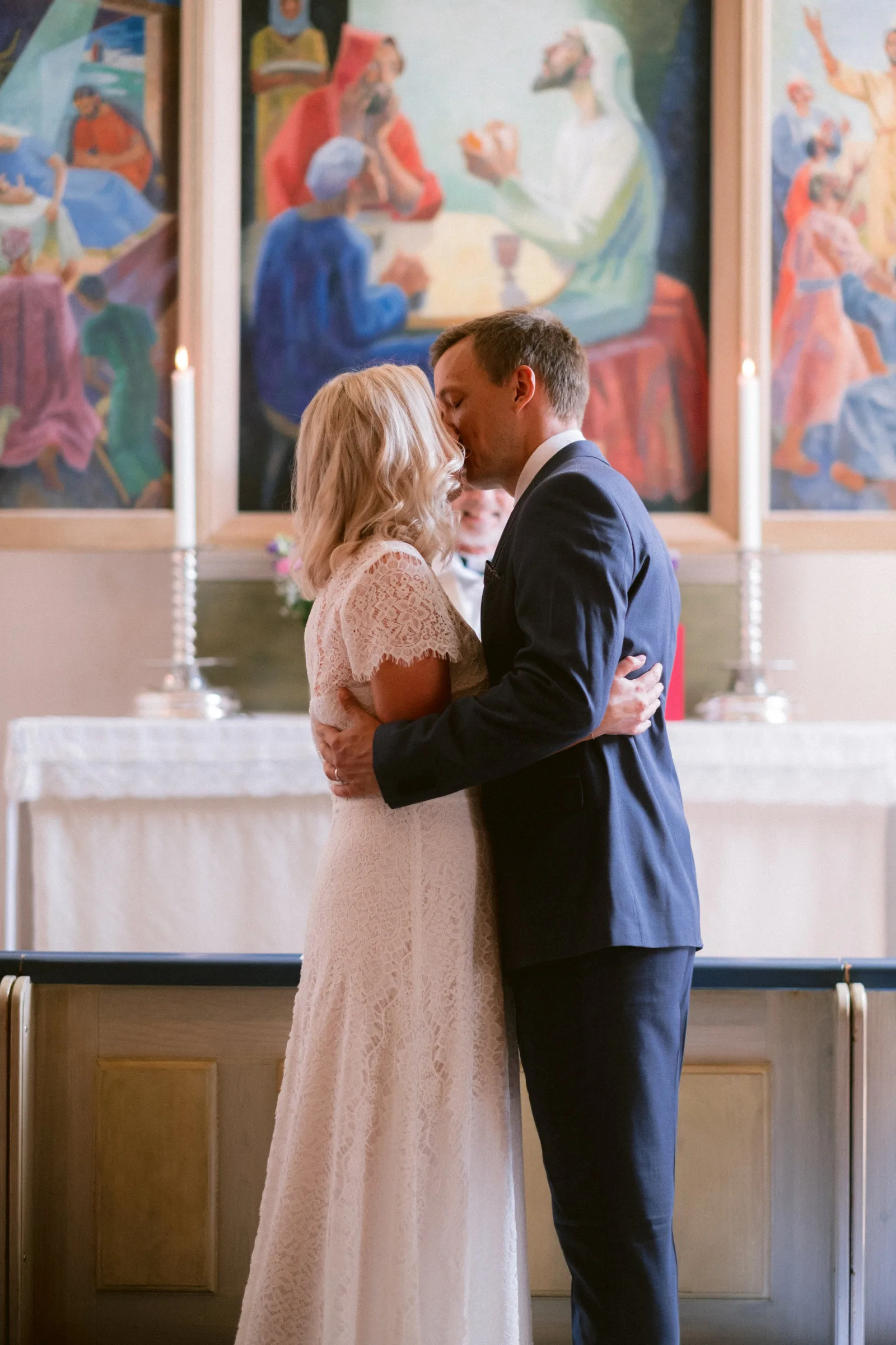 Karoline & Mats under sin bröllopsdag bild 8