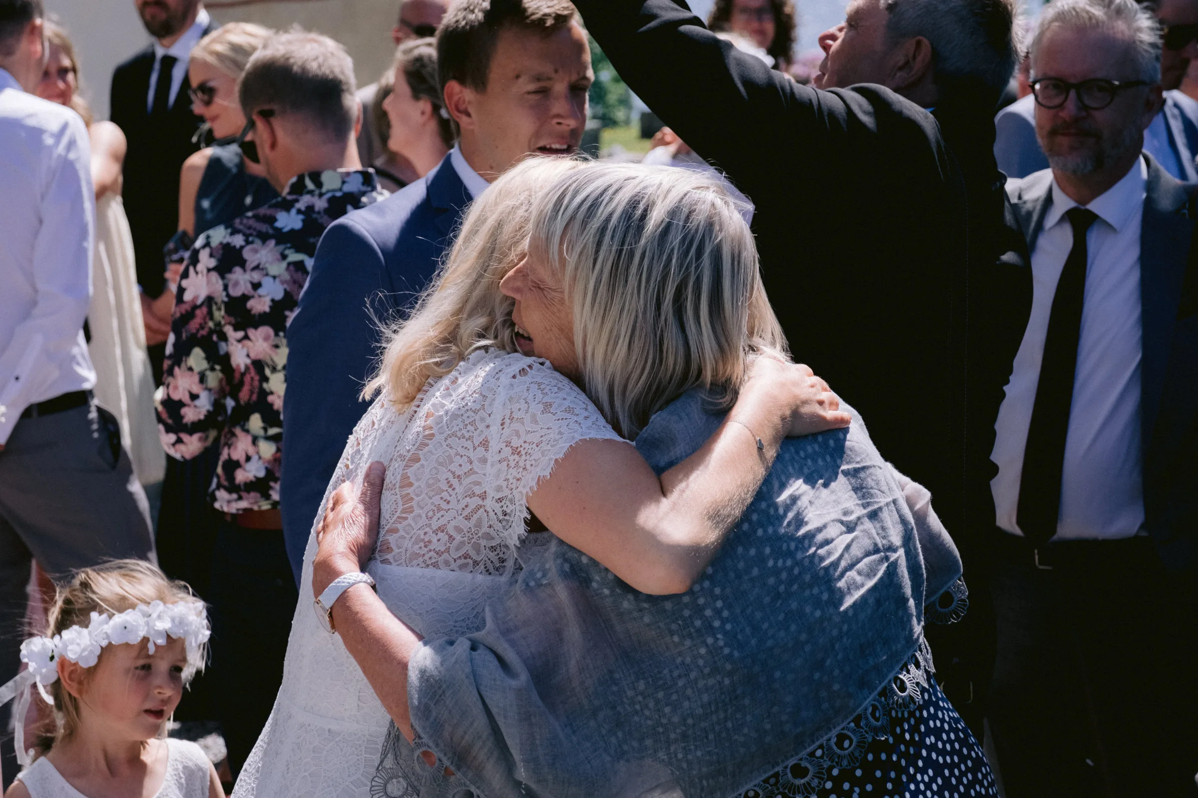 Karoline & Mats under sin bröllopsdag bild 12