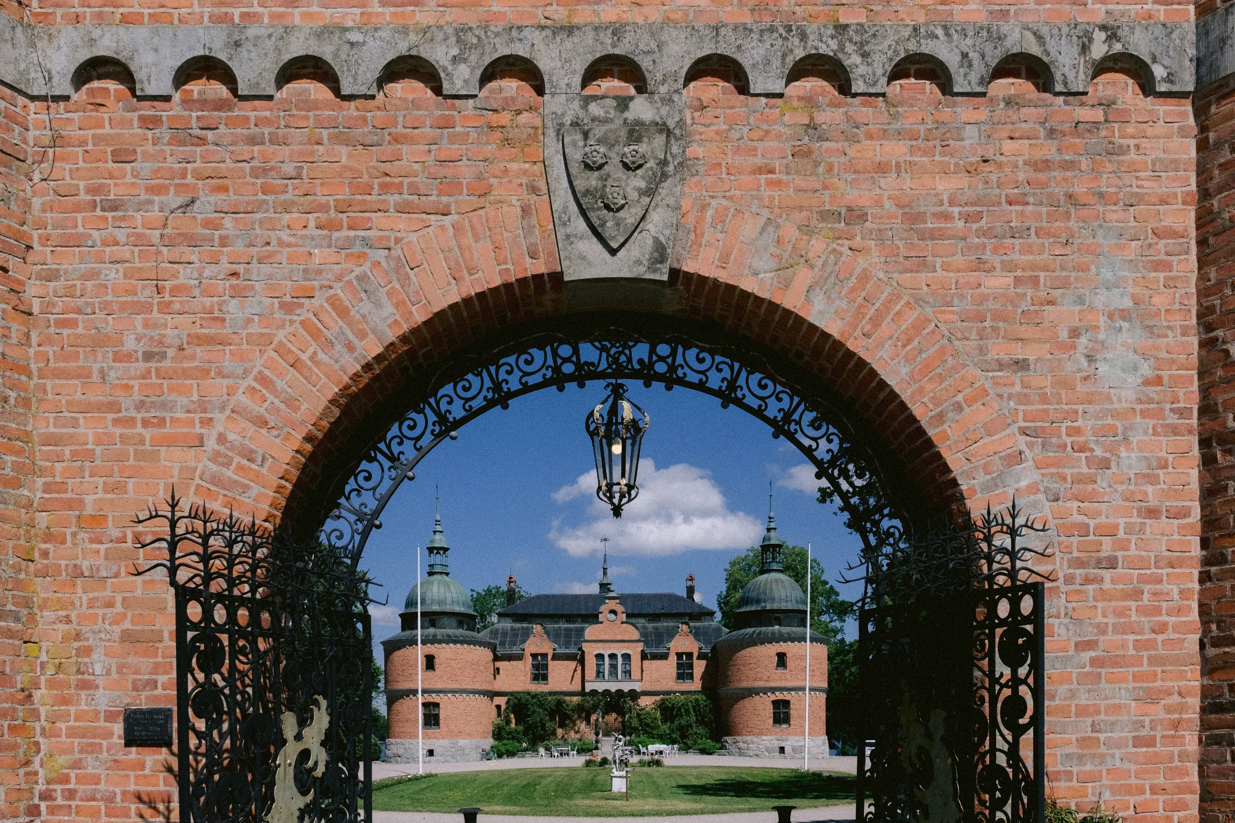 Karoline & Mats under sin bröllopsdag bild 2