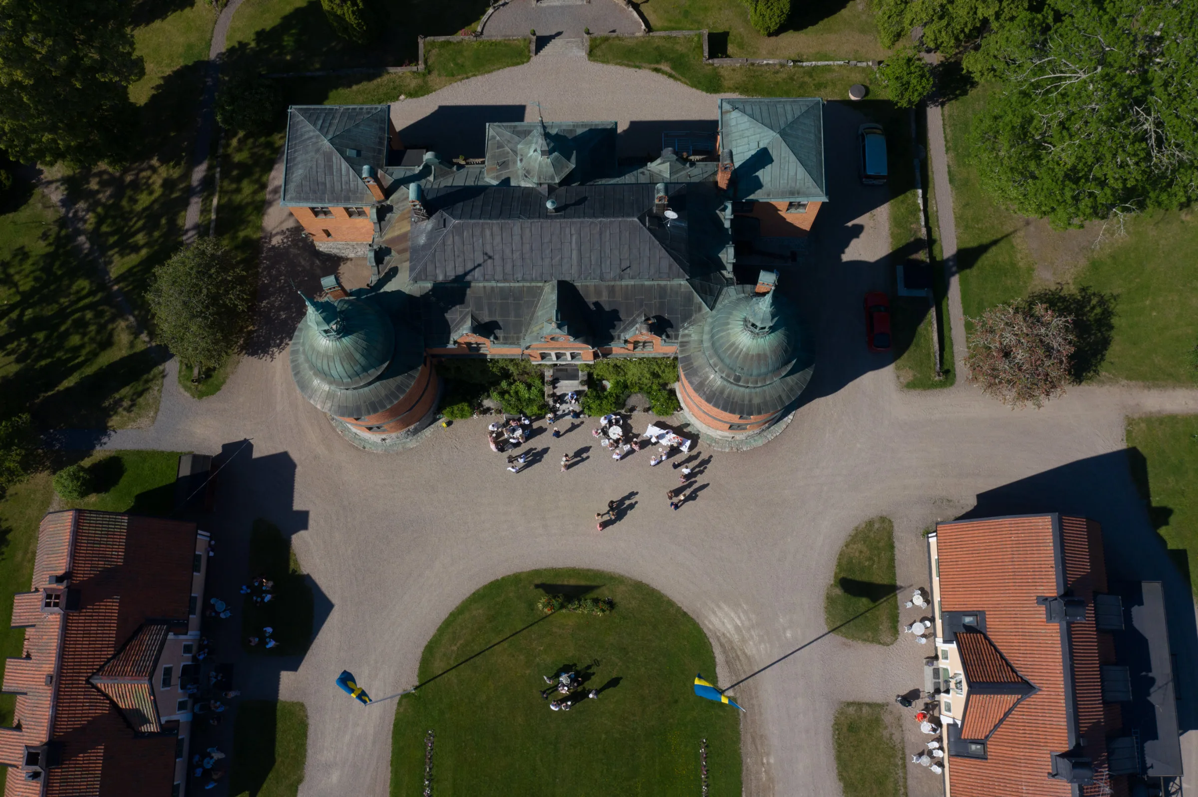 Karoline & Mats under sin bröllopsdag bild 24