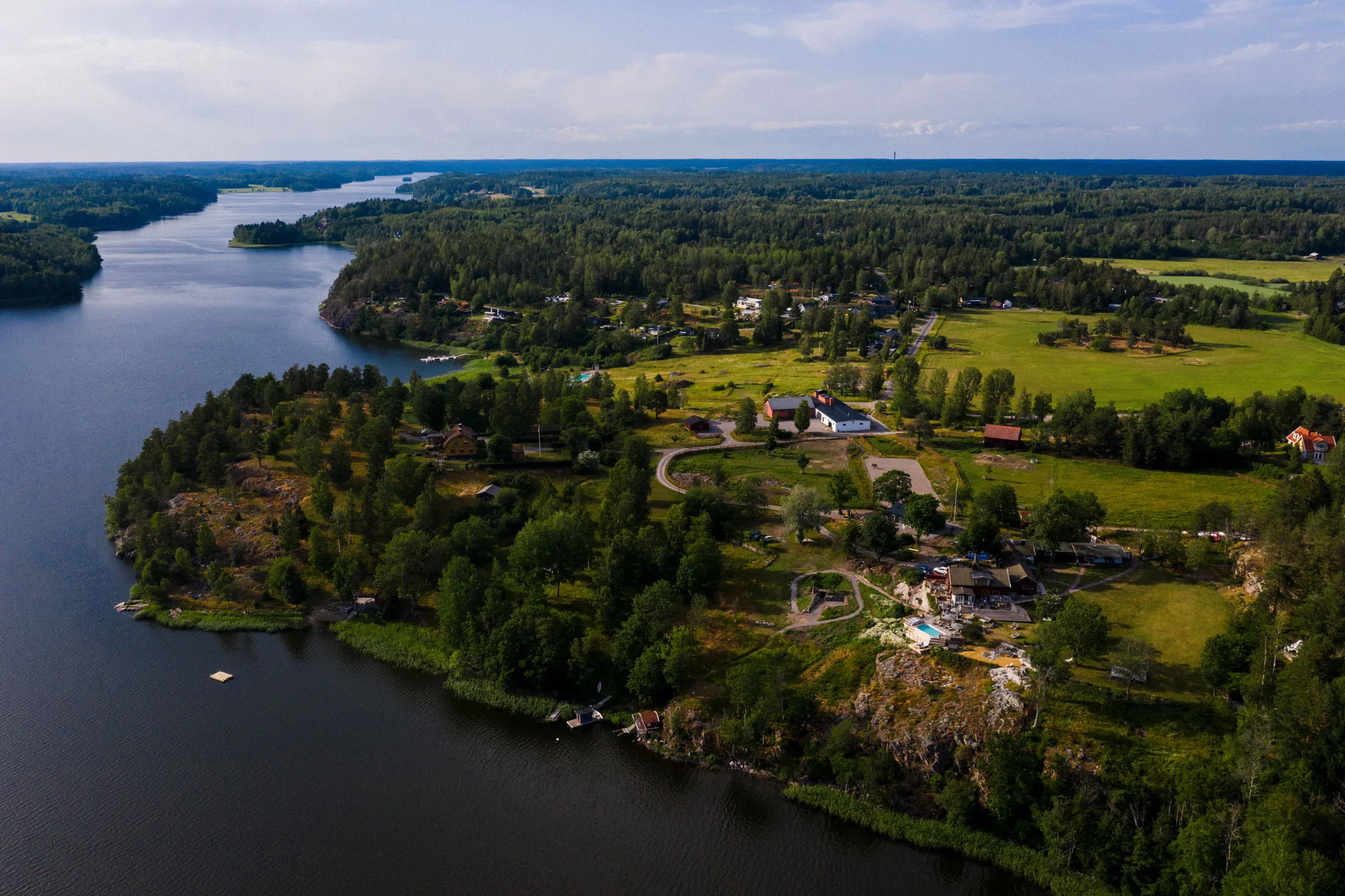 Linn & Linus under sin borgliga vigsel i Södermanland bild 12