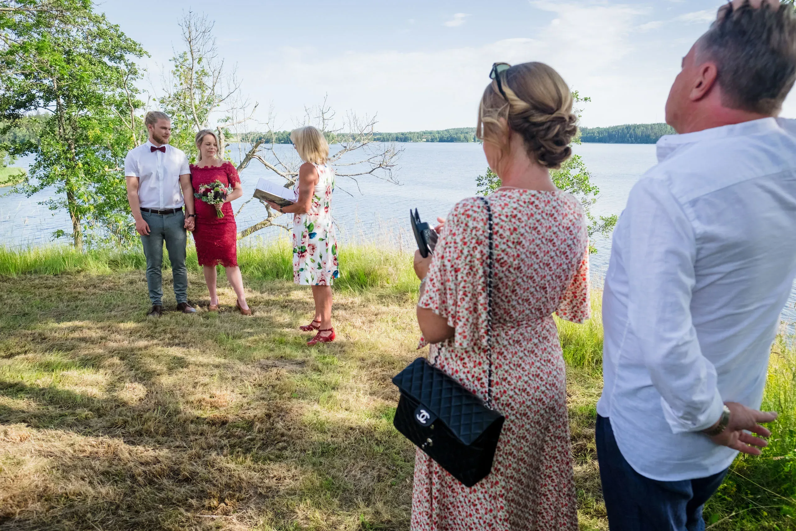 Linn & Linus under sin borgliga vigsel i Södermanland bild 2