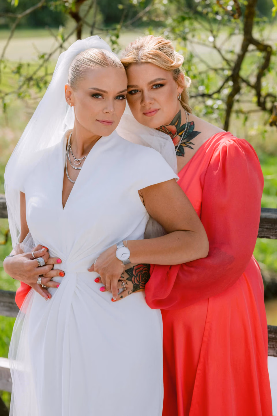 Mikaela & Linnea – bröllopsporträtt