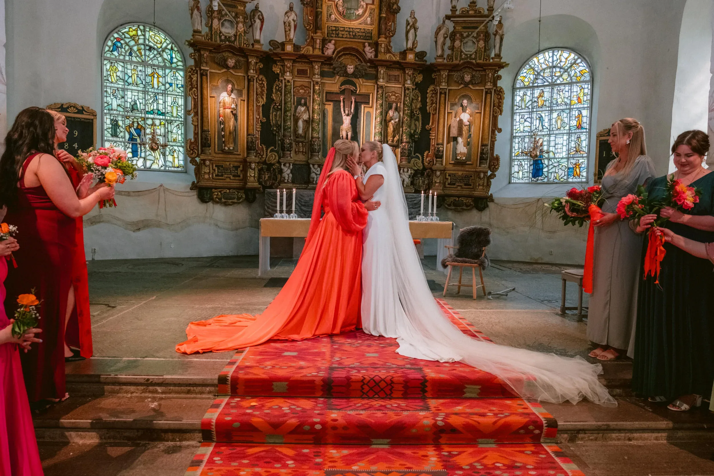 Mikaela & Linnea under sitt bröllop i Nyköping bild 19