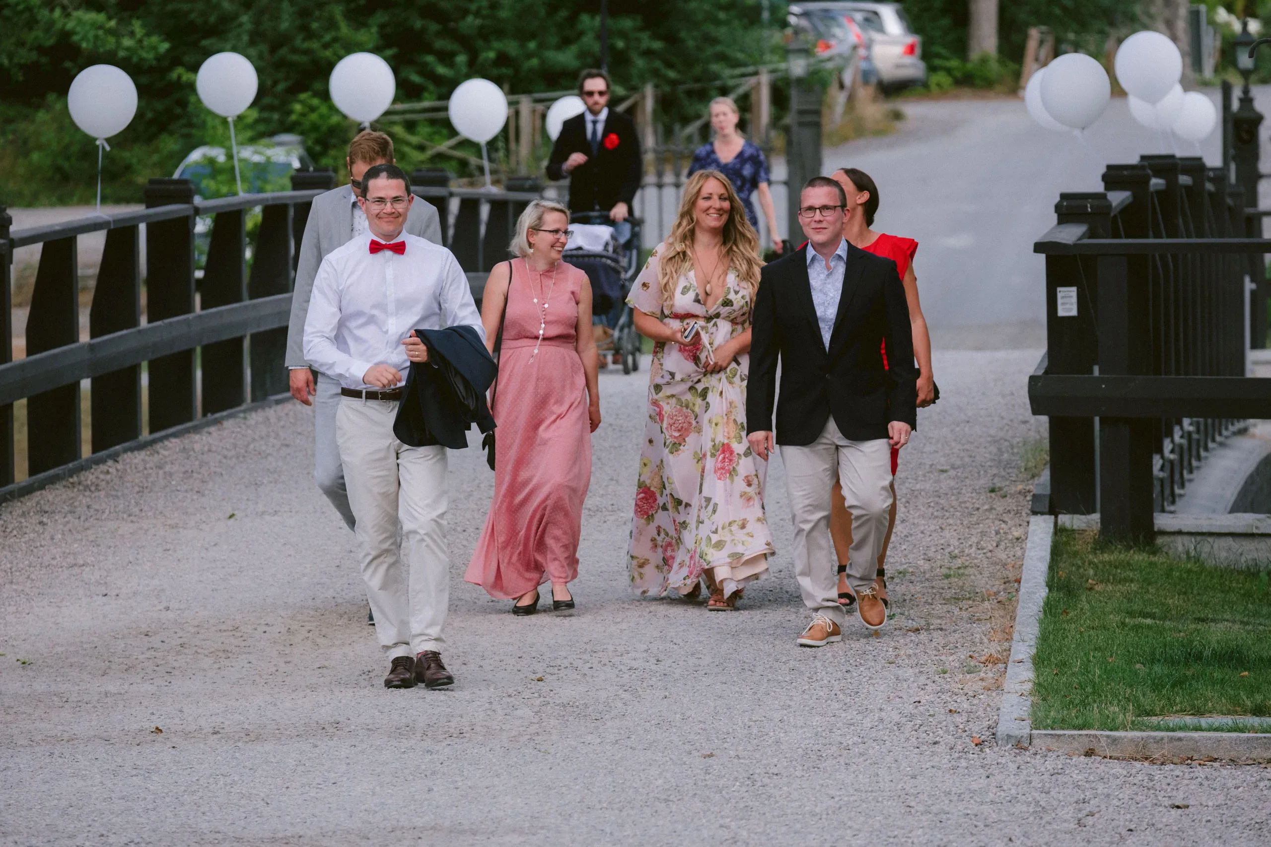 Matilda & Alex under sitt bröllop på Dufweholms herrgård i Katrineholm bild 23