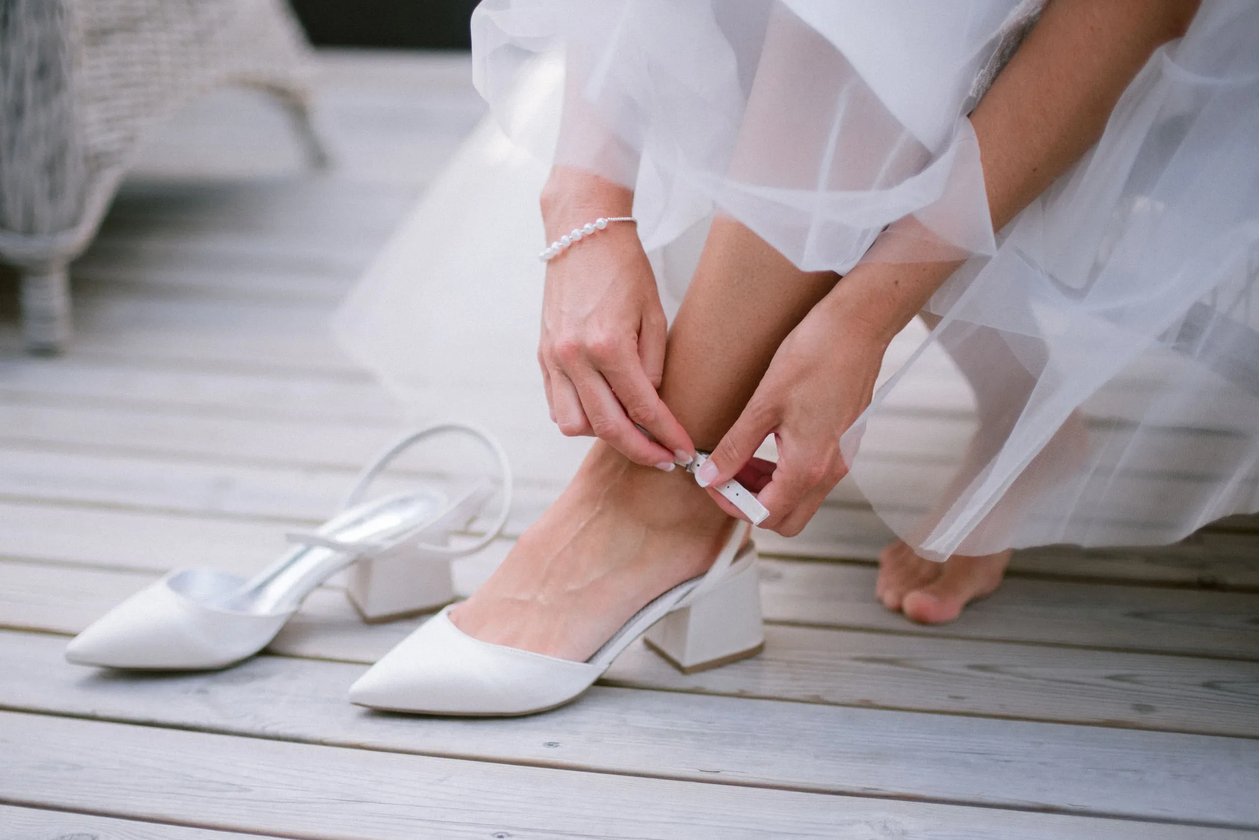 Matilda & Alex under sitt bröllop på Dufweholms herrgård i Katrineholm bild 3