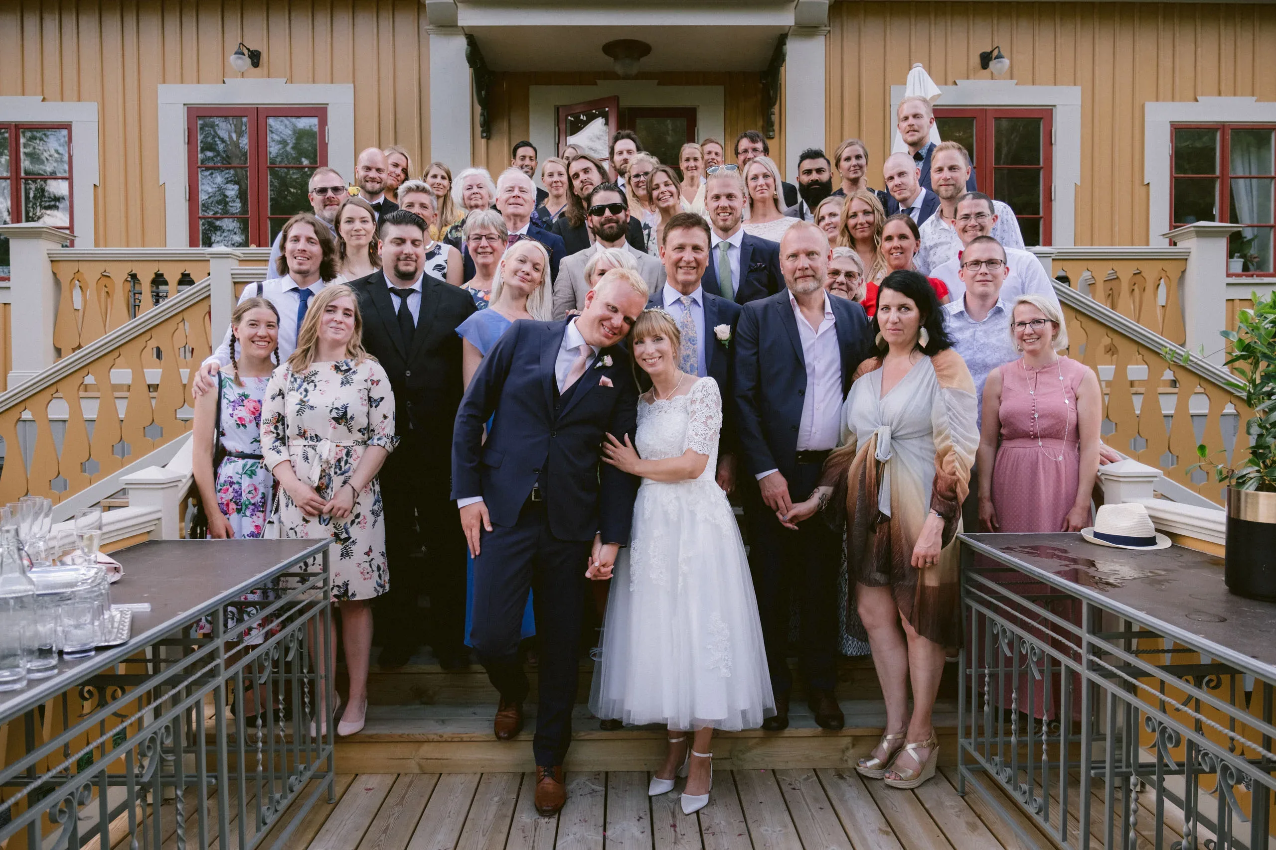 Matilda & Alex under sitt bröllop på Dufweholms herrgård i Katrineholm bild 36