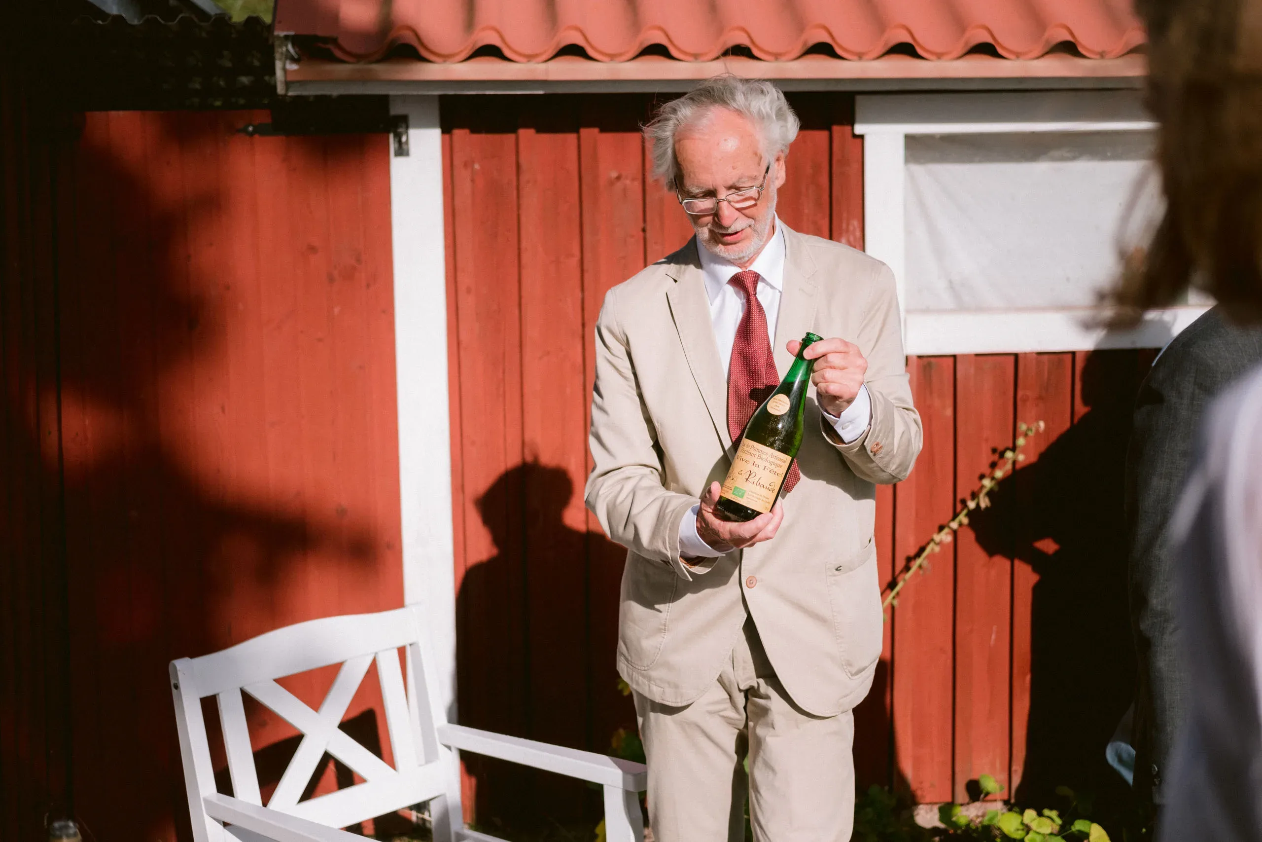 Emma & Olof under sitt bröllop vid Bråviken i Kvarsebo bild 28