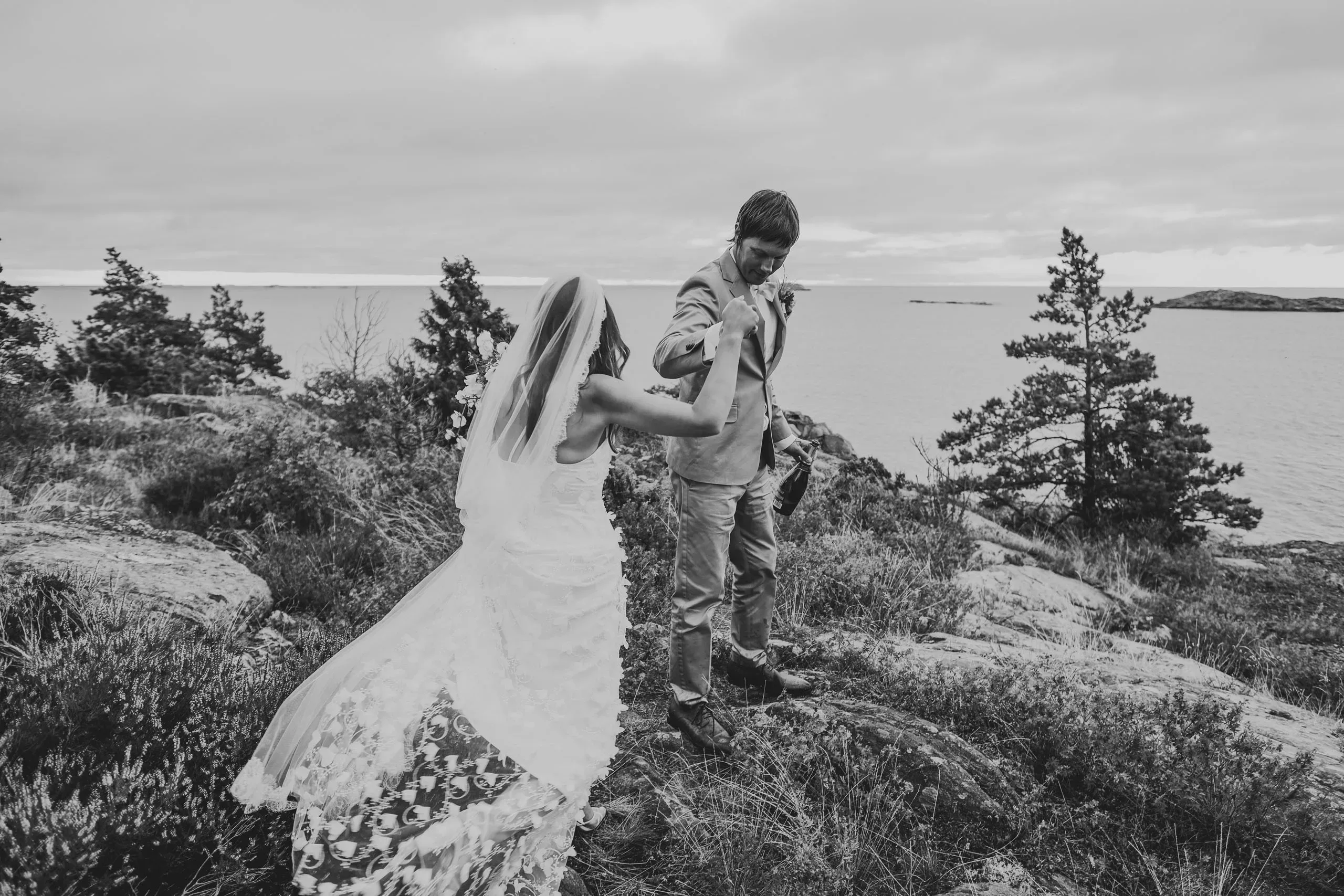 Malin & Micke under sitt bröllop i Oxelösund och Nyköping bild 6